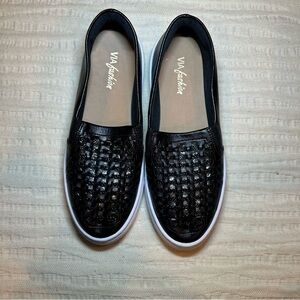 Via Fashion Black Slip-on sneakers‎ Women's 8